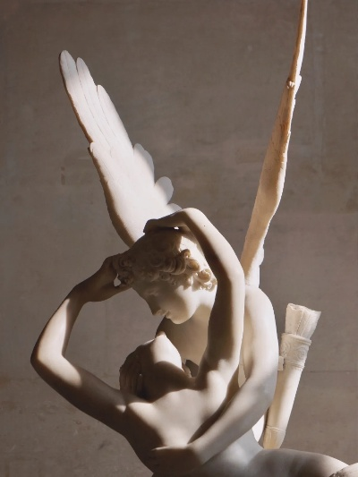 (天使之吻是什么)探讨天使之吻的寓意与话术：穿越界限的祝福与神秘之美