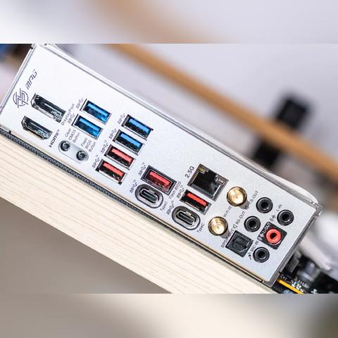 全面图解电脑主板各种接口类型,帮助你快速了解硬件连接方式及功能特点。 全面图解电脑主板各种接口类型,帮助你快速了解硬件连接方式及功能特点。